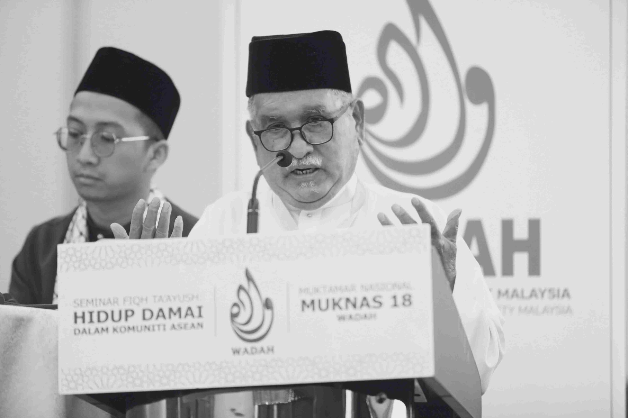 DR MUHAMMAD NUR MANUTY